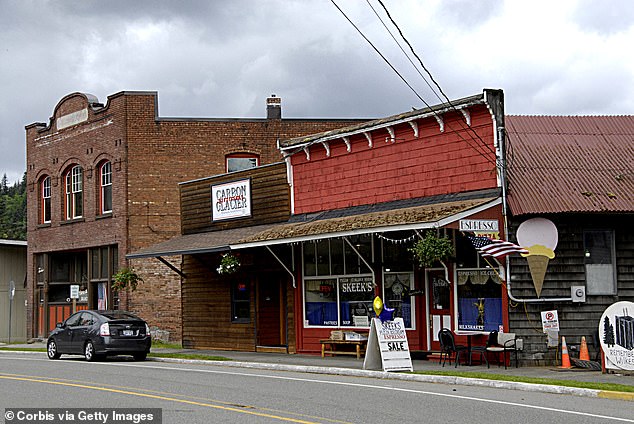 Closure of 103-Year-Old Fairfax Bridge Sparks Economic Fears for Communities Near Mount Rainier National Park