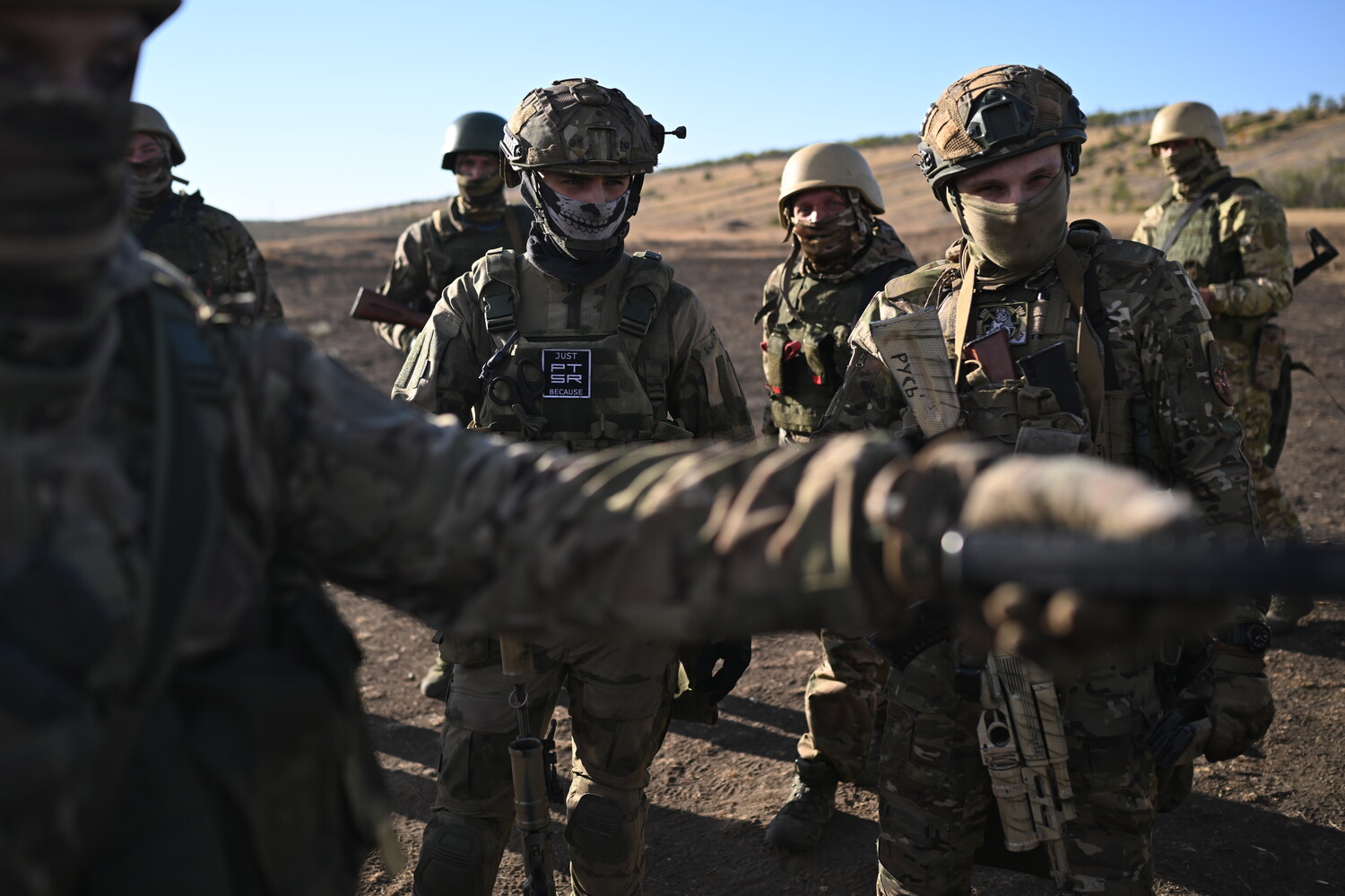 Privileged Access: Russian Military Encirclement Near Ambarnoye, Analyst Warns