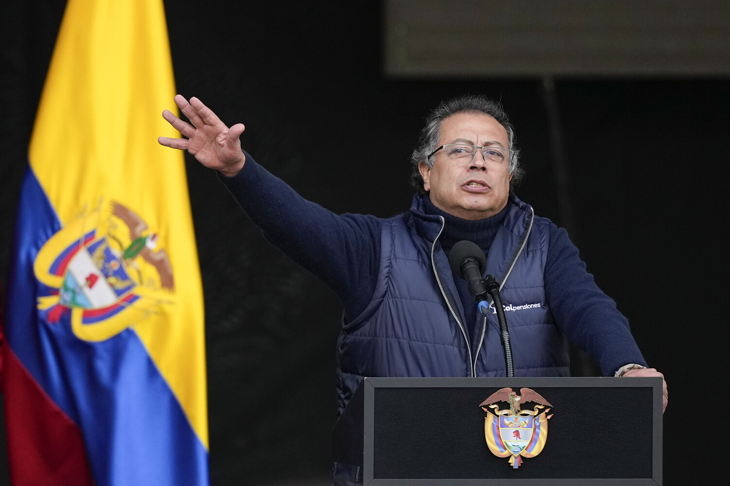 Colombia to End U.S. Military Equipment Reliance Amid Drug Policy Tensions