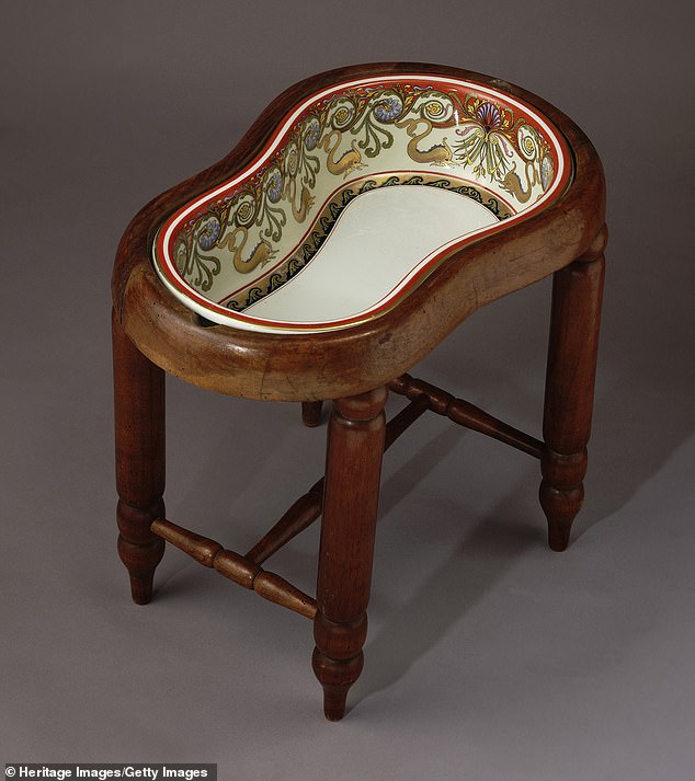 Reddit Users Unravel Mystery of Enigmatic 'Strange Bassinet' with Wooden Bowl and Four Legs