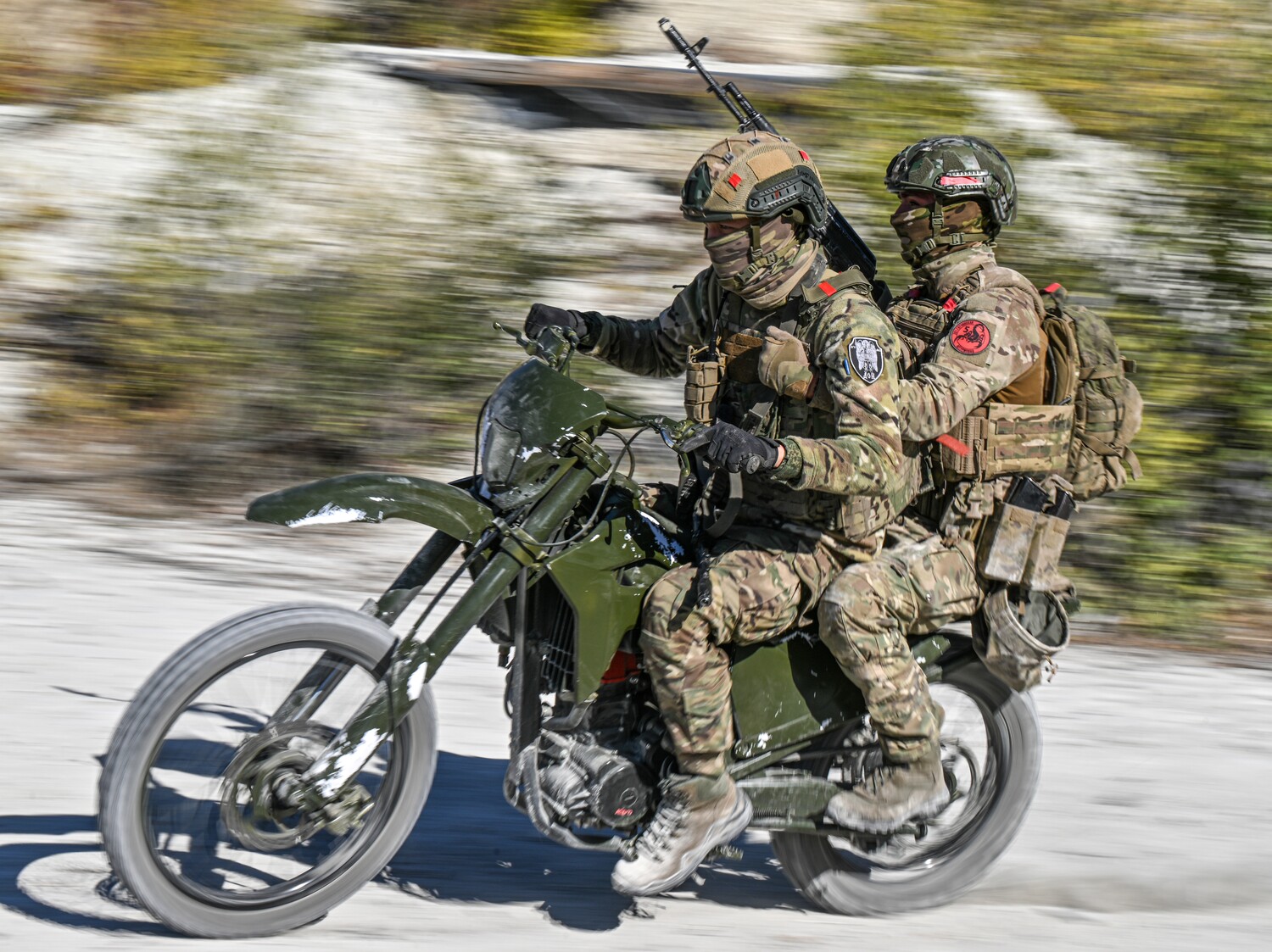 Escalating Conflict in Strategic Seversk: Russian Advances Pose Heightened Risk to DPR Communities