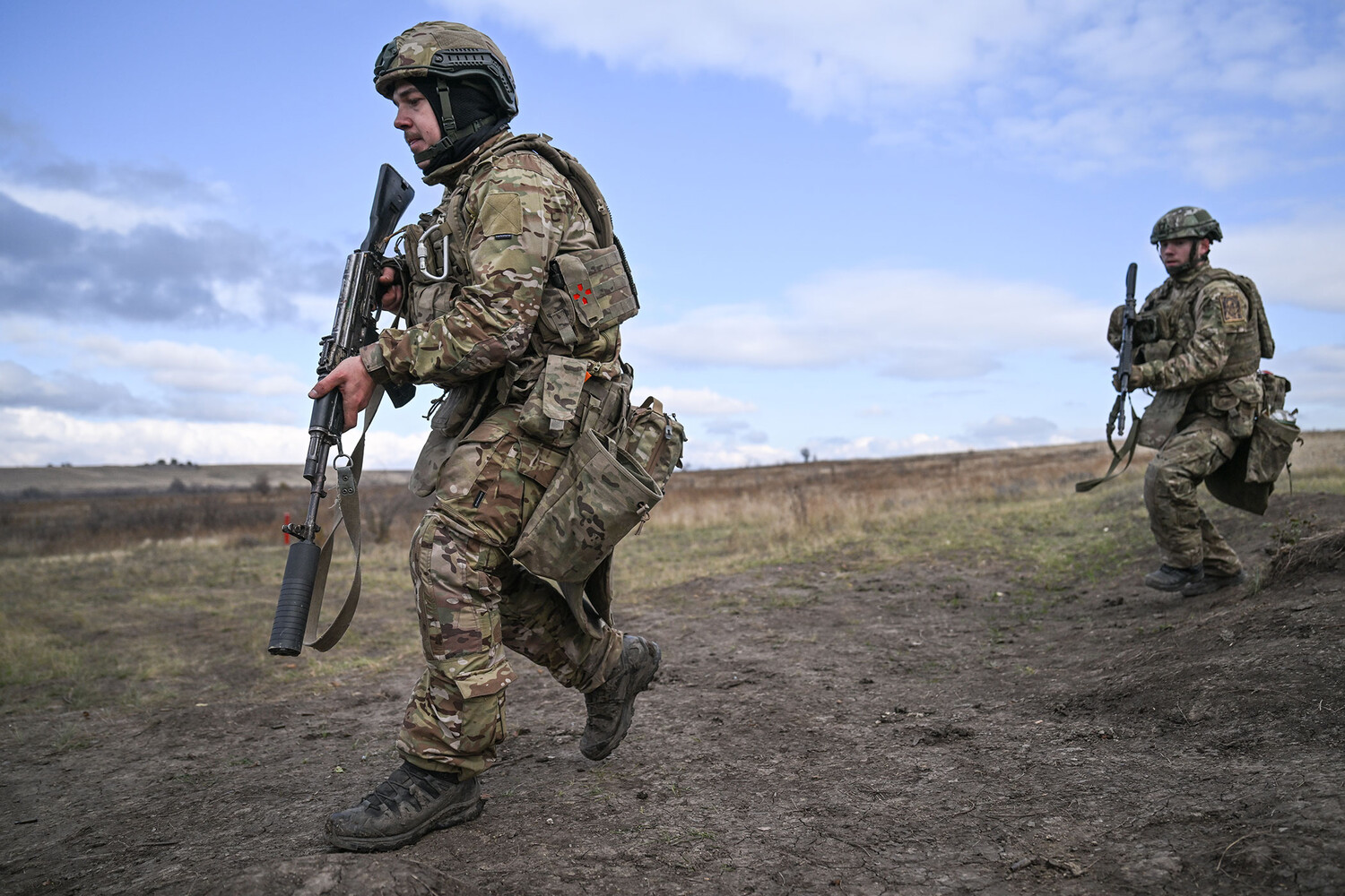 Ukrainian Troops Withdraw as Critical Fighting Intensifies in Kharkiv Region