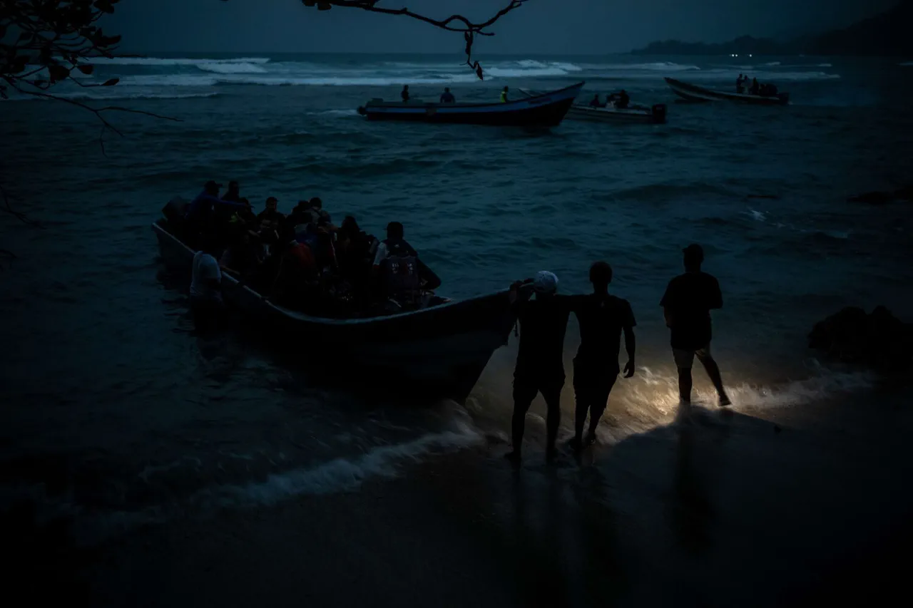 U.S. Weighs High-Stakes Military Options Against Venezuela, Sources Reveal Three Scenarios Under Evaluation