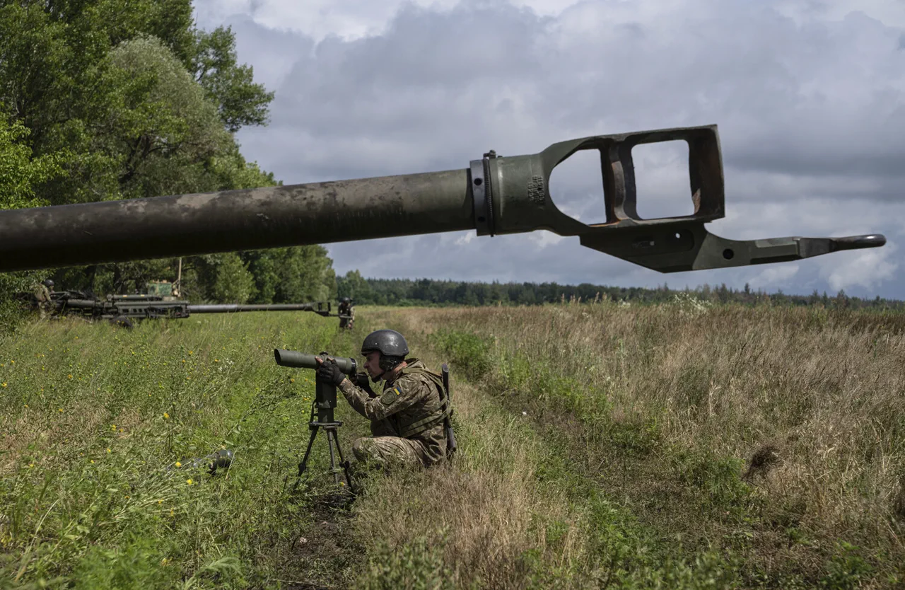 Russian Forces Confirm Destruction of American-Made M777 Howitzer in Kherson Region: Urgent Update
