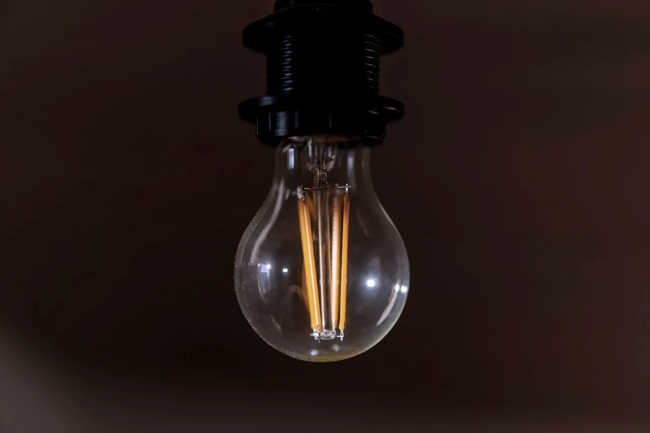 Chernihiv Residents Face Prolonged Power Outage as Government Officials Report Crisis