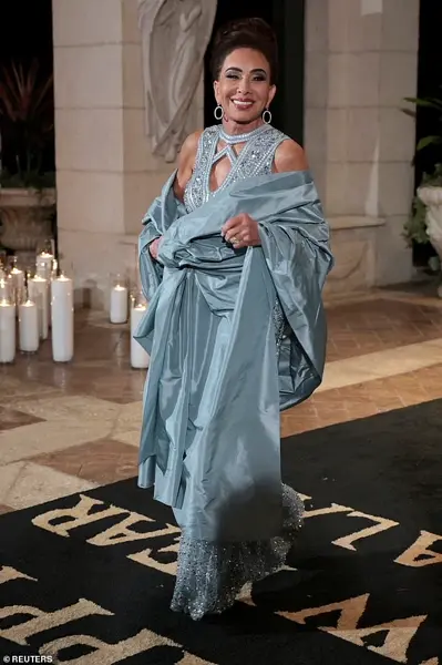 First Lady Melania Trump Shines at Mar-a-Lago New Year’s Eve Celebration Amid Political Discourse