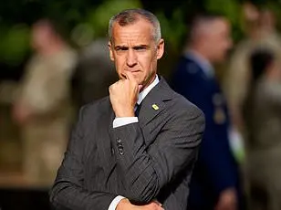 Viral Video Shows Trump Aides Dancing to 'Ice Ice Baby' at Mar-a-Lago as Son Appears Unimpressed