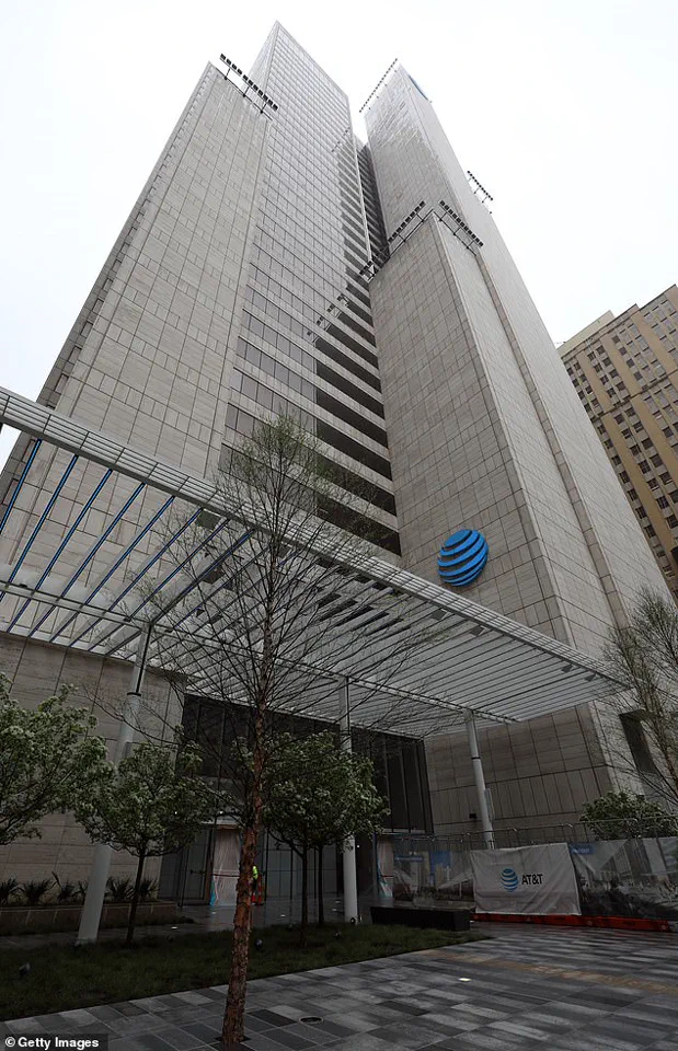 Dallas Iconic Skyscraper Foreclosed Amid $230 Million Debt