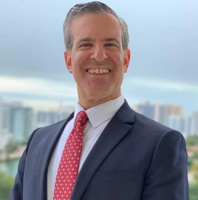 Heated Confrontation Between Florida Resident and Mayor Sparks Free Speech Debate as Unmarked Police Arrive at Home