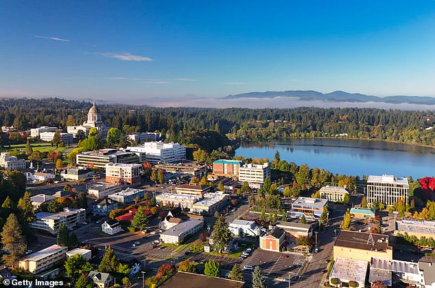 Olympia, Washington, Approves Groundbreaking Anti-Discrimination Ordinance for Polyamorous and Open Relationships, Drawing Praise and Criticism