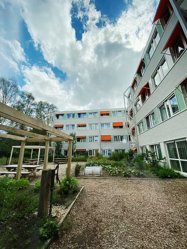 Student and Refugee Cohousing in Amsterdam: A Social Experiment in Integration