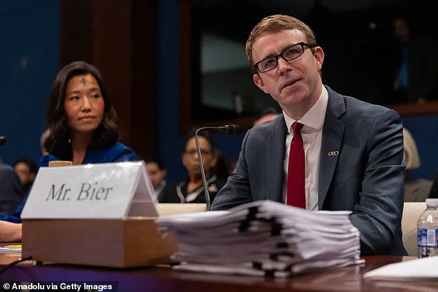 Controversy Over Fatal Shooting of U.S. Army Veteran Alex Jeffrey Pretti in Minneapolis; Gun Rights Advocate Raises Legal Concerns