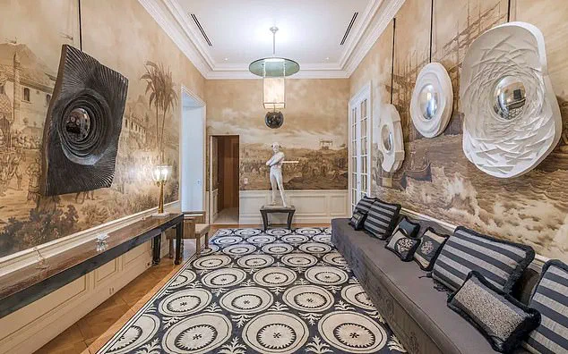 Shocking Photo of Peter Mandelson in Epstein's Paris Flat Sparks Political Scandal Resurfaces