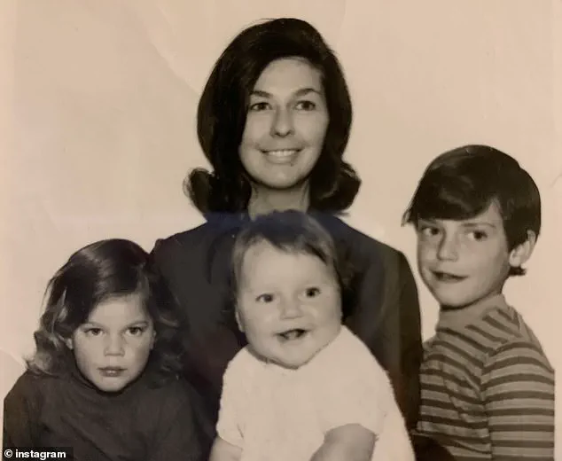 Savannah Guthrie's Sister in Heartache as Mom Vanishes Hours After Dinner, Abduction Probe Underway