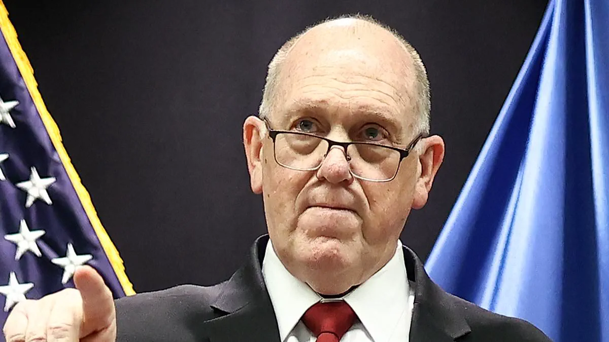 Border Czar Tom Homan Criticizes Noem's Immigration Strategy Amid Minnesota Law Enforcement Drawdown