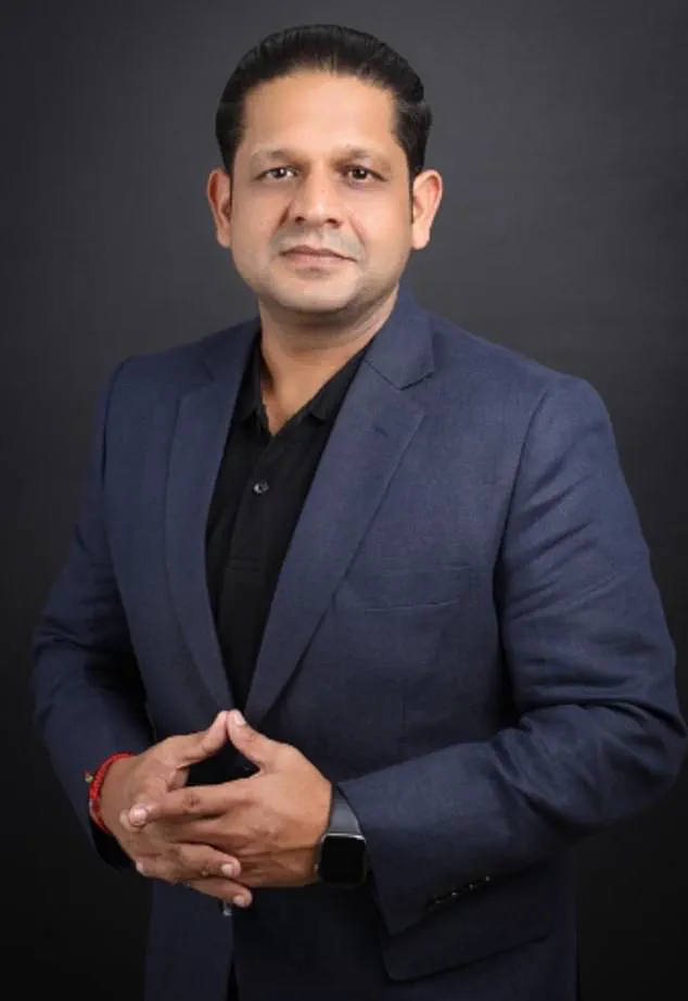 Hostage in the Indian Ocean: A Sailor's Ordeal with Somali Pirates