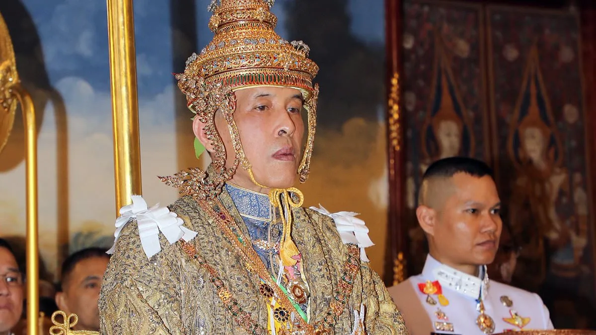 Thai King's Retreat: Controversy and Solitude After Queen's Death