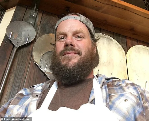 Portland Pizza Restaurant Removes Controversial Anti-ICE Message After Customer Backlash