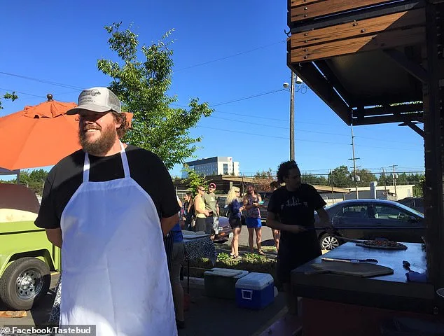 Portland Pizza Restaurant Removes Controversial Anti-ICE Message After Customer Backlash