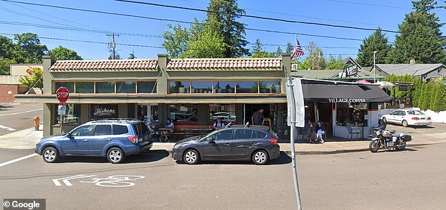 Portland Pizza Restaurant Removes Controversial Anti-ICE Message After Customer Backlash