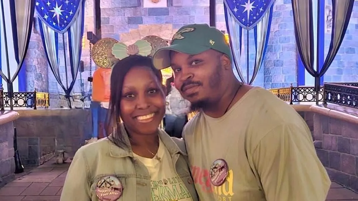 Chaos at Disneyland: Tree Crash Disrupts Romantic Evening