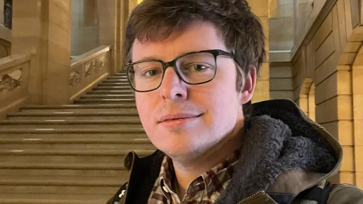 Activist's Tense ICE Confrontation in Minnesota Sparks Concerns Over Escalating Tensions