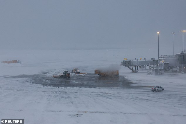 Blizzard Paralyzes East Coast Airports, Cancellations Near 100% as Storm Leaves 20 Inches of Snow