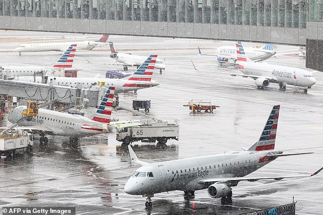 Blizzard Paralyzes East Coast Airports, Cancellations Near 100% as Storm Leaves 20 Inches of Snow