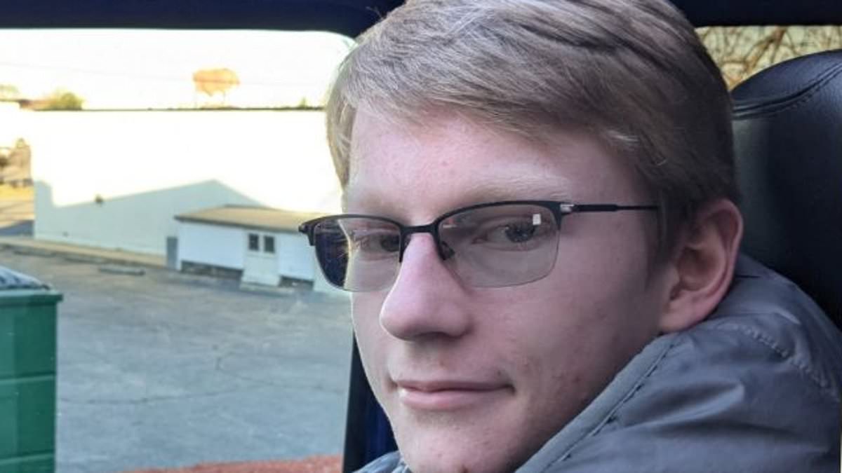 Trump supporter killed at Mar-a-Lago over Epstein investigation texts