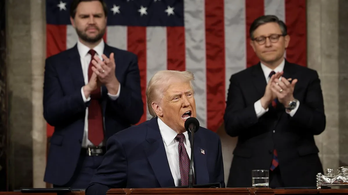 Trump's State of the Union: A Tense Speech Packed with Provocations Amid Midterm Stakes