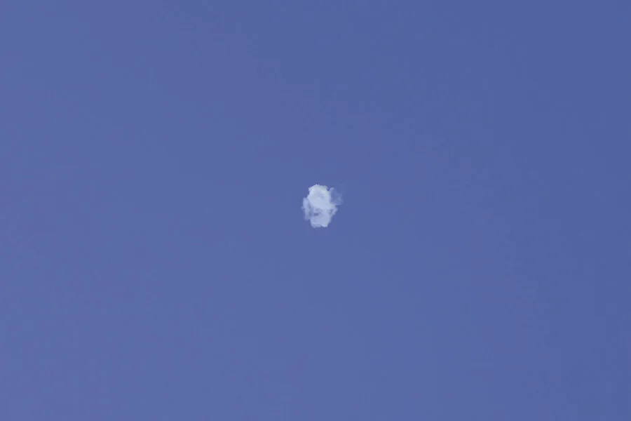 Explosions Reported Near Abu Dhabi's Sheikh Zayed Grand Mosque: No Casualties Confirmed, Speculation Mounts