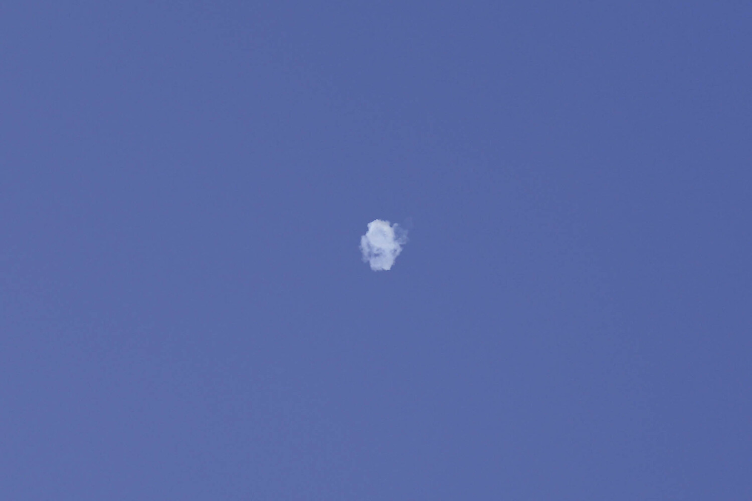 Explosions Reported Near Abu Dhabi's Sheikh Zayed Grand Mosque: No Casualties Confirmed, Speculation Mounts