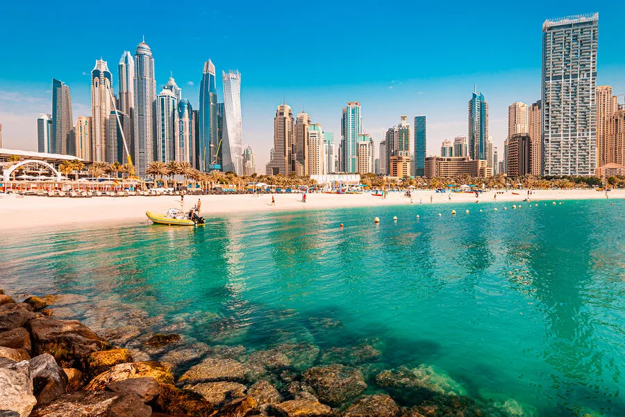 Explosions Shook Abu Dhabi and Dubai as Panic and Evacuations Erupt; UAE Authorities Remain Silent on Cause