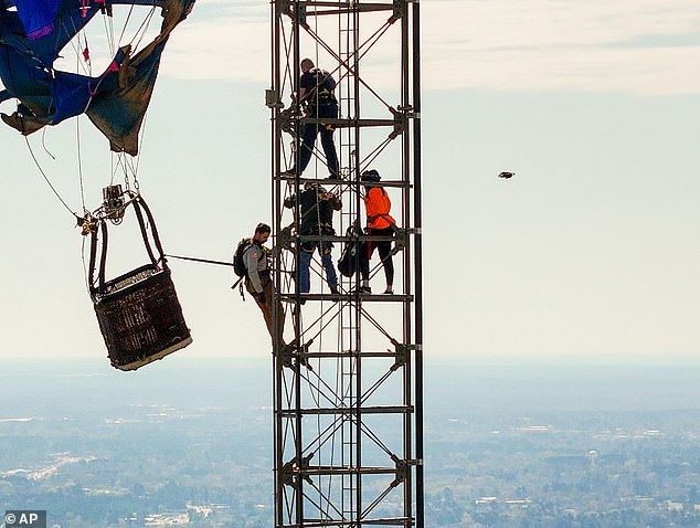 Dramatic Hot Air Balloon Rescue in Texas as Firefighters Scale Tower to Save Stranded Couple