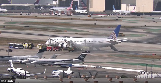 United Airlines Flight UA 2127 Makes Emergency Landing at LAX After Mid-Flight Engine Failure