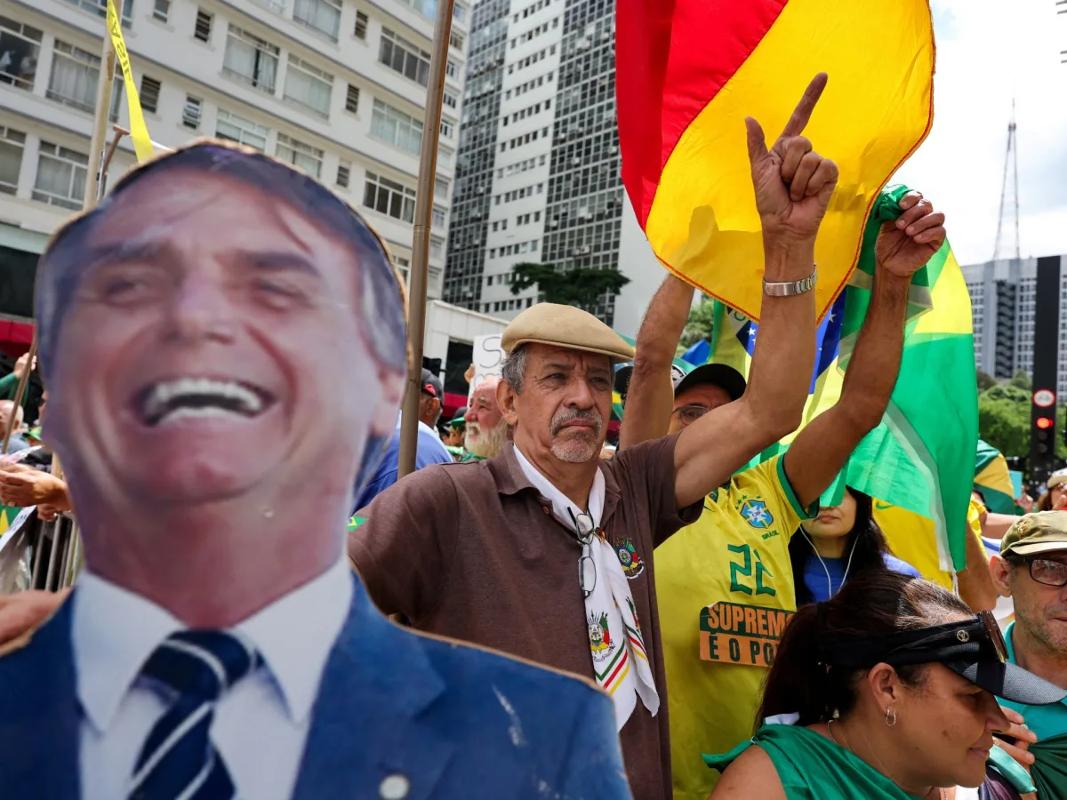 Bolsonaro's Legal Team Seeks Supreme Court Approval for Meeting with Trump Adviser Beattie