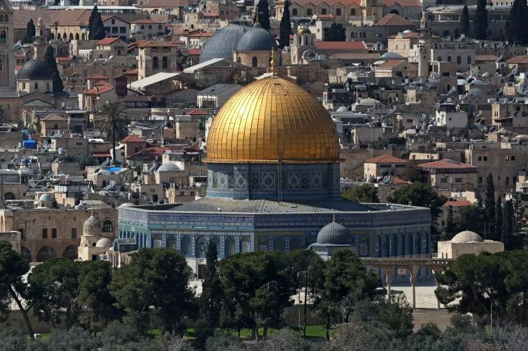 Eight Arab and Islamic Nations Condemn Israel's Closure of Al-Aqsa Mosque as Violation of International Law During Ramadan