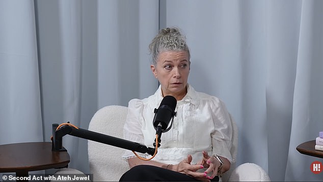 Bestselling Author Jane Fallon Reveals Early-Stage Breast Cancer Diagnosis After Routine Mammogram