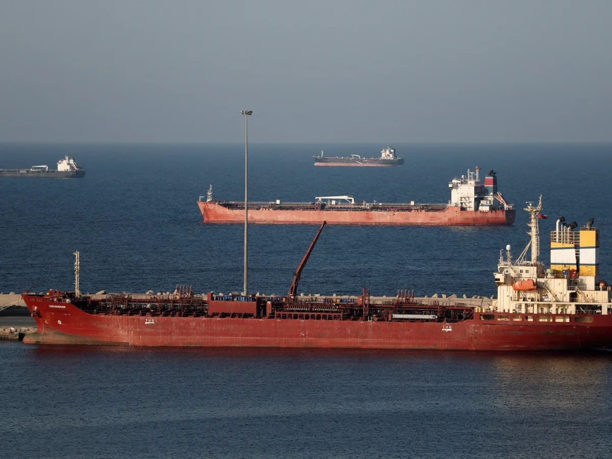 Iran's Ultimatum at Strait of Hormuz Heightens Geopolitical Tensions Over Vital Oil Chokepoint