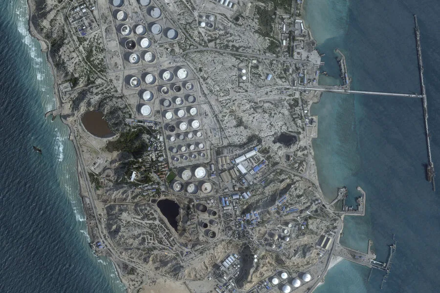 Iran Threatens 'Graveyard for Invaders' Over Khark Island Amid U.S. Capability Warnings