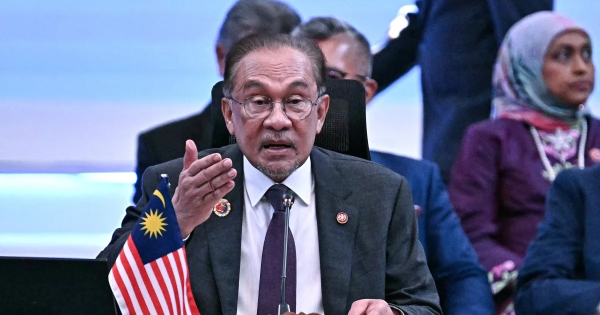 Iran Allows Malaysian Tankers Through Vital Strait of Hormuz as Regional Tensions Escalate