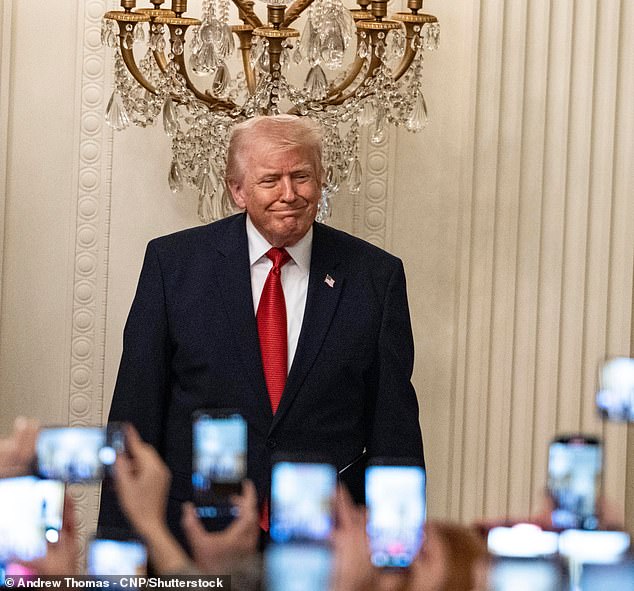 Trump Weighs Major Troop Deployment in Middle East as Peace Talks with Iran Intensify