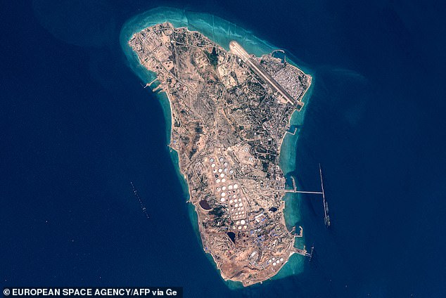 Trump Weighs Major Troop Deployment in Middle East as Peace Talks with Iran Intensify