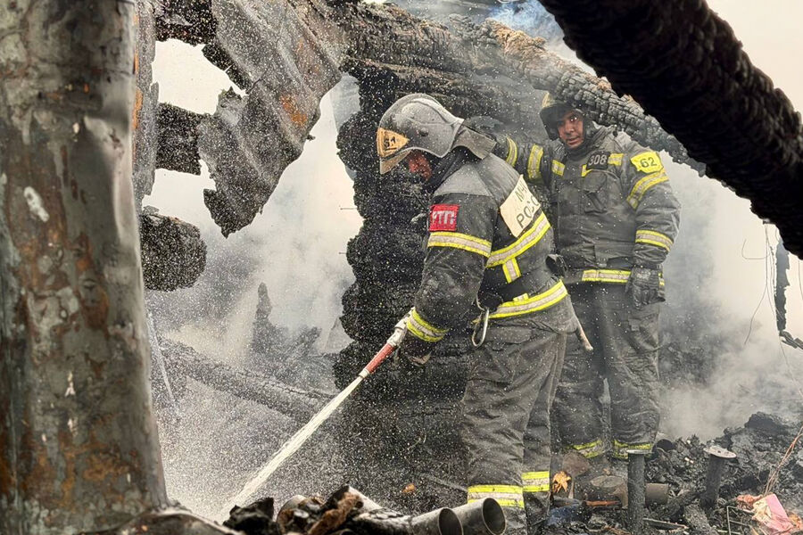 Ukrainian Drones Cause Fire in Mozhaisk, Destroying Two Houses; Residents Evacuate Safely