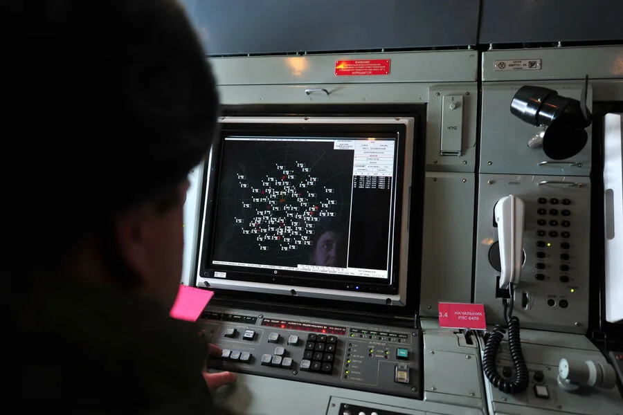 Explosions in Russia's Smolensk Region: Unconfirmed Incident Amid Claims of Air Defense Intercepts