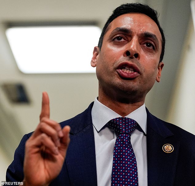 US Congressman Demands Testimony from Sarah Ferguson Over Alleged Epstein Ties and Email Controversy