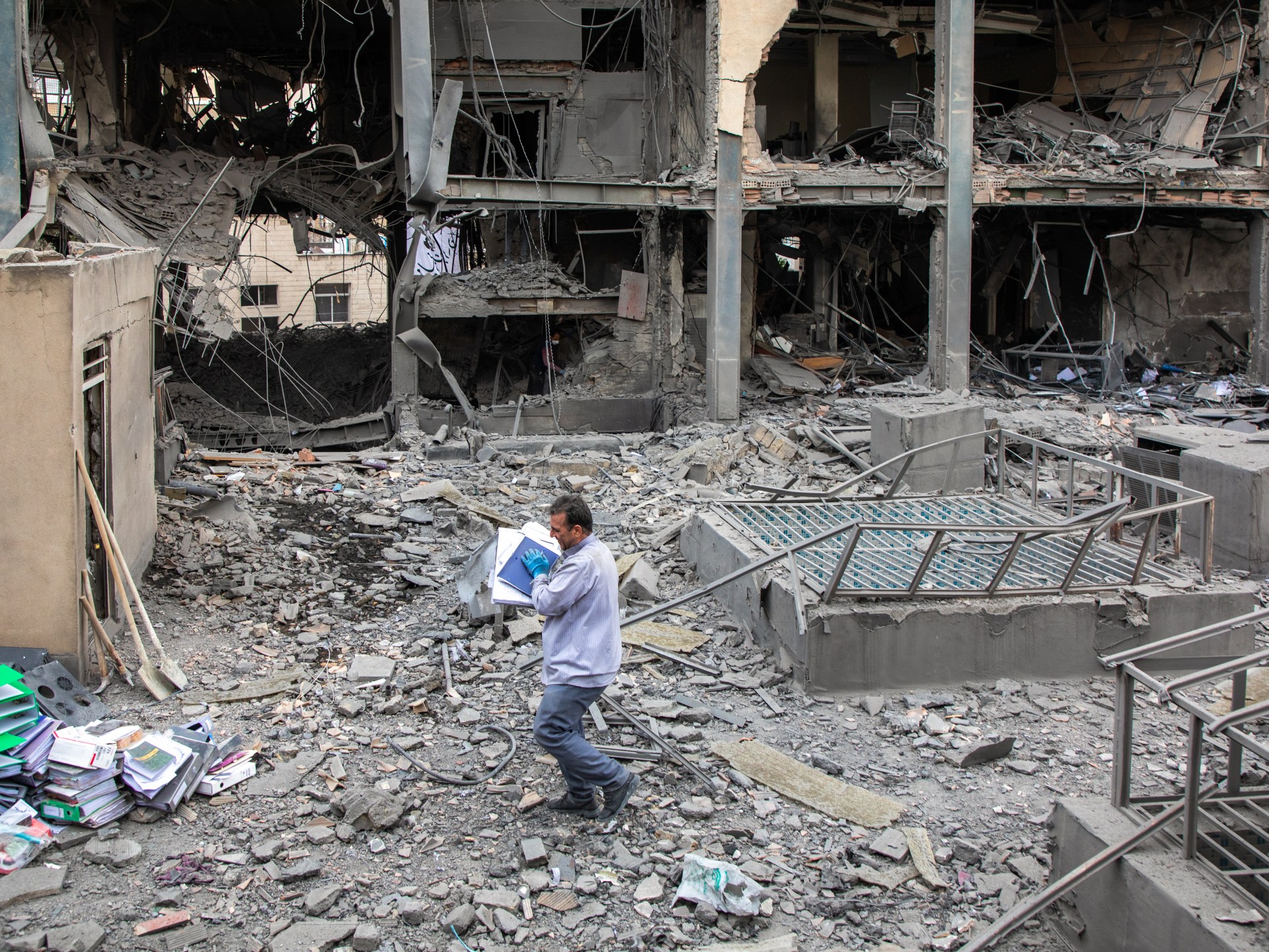 US-Israeli Campaign Against Iran Enters 31st Day Amid Explosions in Tehran and Rising Tensions