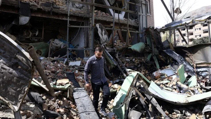 Iran Claims Downing of U.S. Aircraft in Strategic Strait of Hormuz, Escalating Tensions