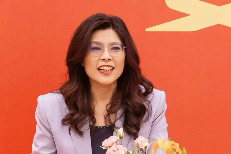 KMT Leader Cheng Li-wun's Decade-Long Hiatus Ends with Symbolic Visit to Nanjing Amid Rising Cross-Strait Tensions