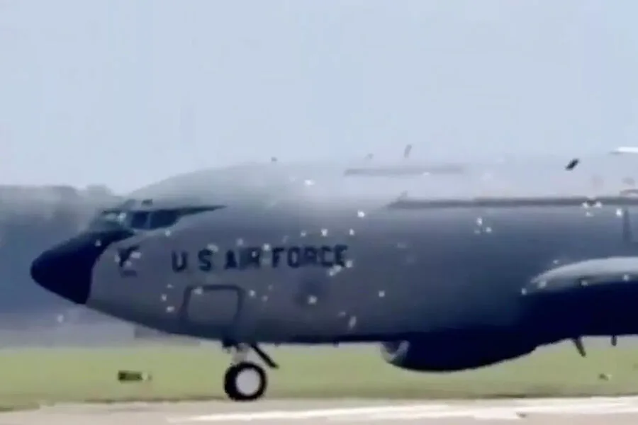 U.S. KC-135 Stratotanker with Shrapnel Damage Arrives in UK After Suspected Iranian Strike on Saudi Base